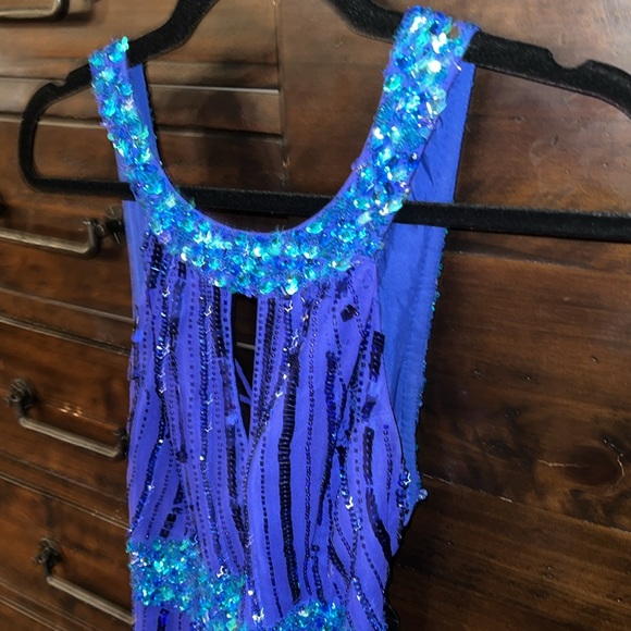 Stunning blue and green halter mermaid gown in sequin and beads - Picture 9 of 12